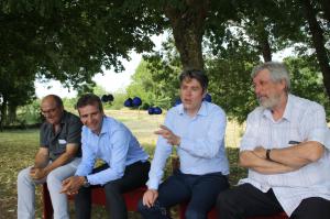 Denis Rouyer, Hervé Blanché, Mickaël Vallet, Jean-Marie Petit, ensemble pour présenter le 1er parlement du marais de Brouage.