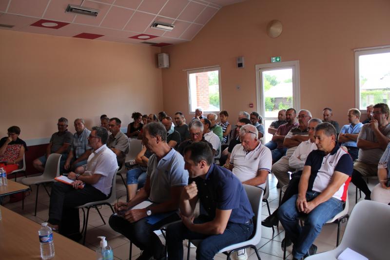 Les trois réunions ont été suivies par un nombreux public. Ici à Jaligny-sur-Besbre.