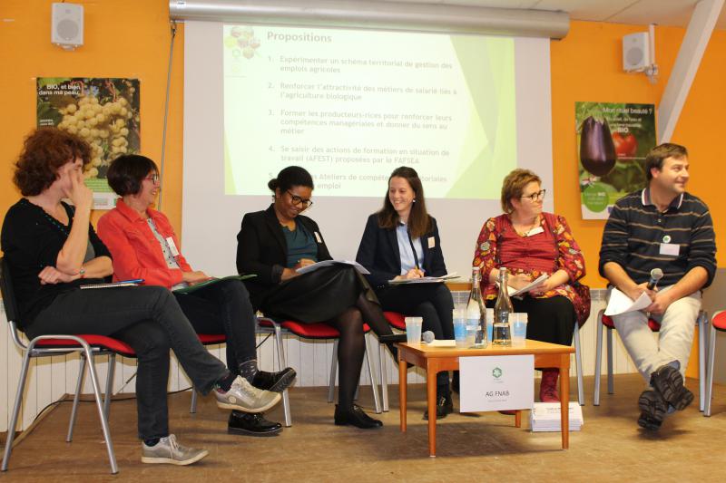 De gauche à droite : Véronique Cany, Véronique Thiébaut, Rachel Silmon, Camille Montfourny, Claudine Bourey et Pierre Maclart : des opportunités de travail en agriculture bio.