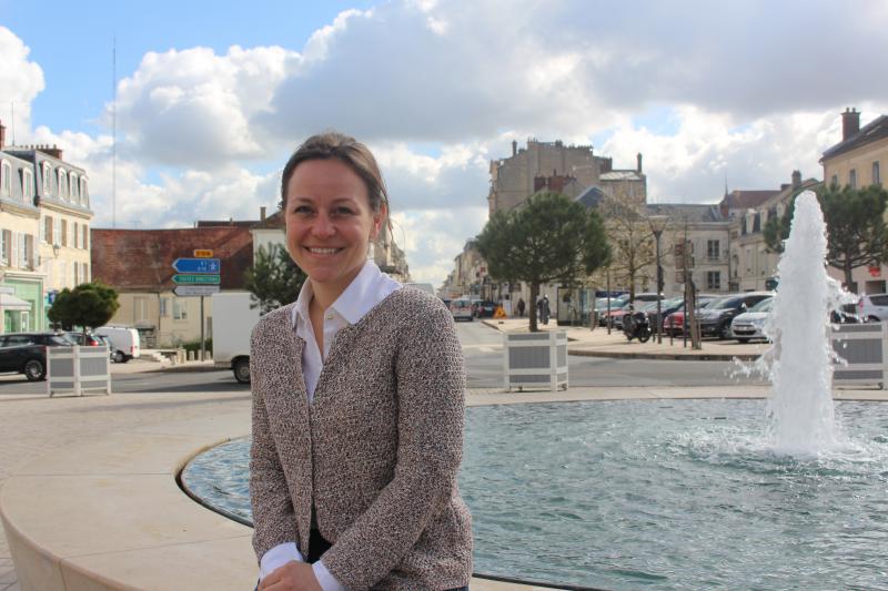 Mily Neau, auteur, metteur en scne et comdienne et co-directrice de lAcadmie des arts dramatiques de Chantilly.  Dorian Alinaghi