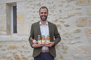 Si le contenu des bouteilles a poussé en Nouvelle-Aquitaine,
les bouteilles, bouchons, étiquettes, cartons sont aussi fabriqués dans la région.
