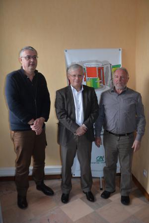 De gauche à droite : Pascal Gorse, animateur des Caisses Locales du département de la Creuse, Alain Roland, membre du Comité de Direction du CACF, et Robert Chéron, vice-président de la Caisse Régionale de CACF.