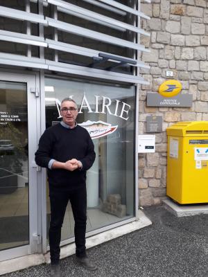 Pour F. paillon : «En tant que maire, il faut aimer les gens, aimer rencontrer, aimer son village, avoir envie de faire bouger les choses. Il faut savoir s’entourer, savoir à quelles portes aller frapper. Gérer une mairie c’est comme gérer une entreprise. Un maire doit être polyvalent, disponible et ne pas se noyer dans un dé à coudre ! ».