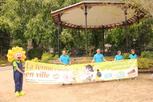 Jim Bataille, mascotte des Terres de Jim invite le grand public à lOpération Sourire des JA.