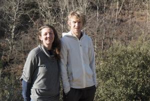 Tapie entre la RN 106 et le Gardon qui murmure en contrebas, la ferme des Vignals, à Saint-Privat-de-Vallongues, semble assoupie. Cest là que Jocelyn Brochard et Audrey Sicot ont décidé détablir leur ferme apicole.