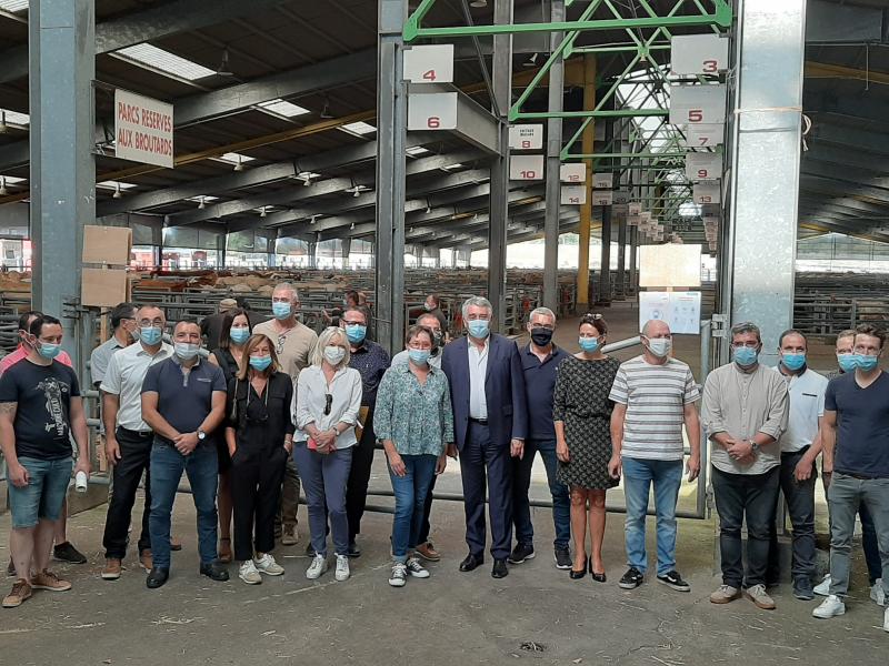 Représentants d’Interbev, élus de l’agglomération choletaise, éleveurs et bouchers donnaient une conférence de presse sur le thème