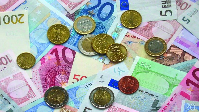Partagée par plus de 340 millions d’Européens, l’euro est aujourd’hui la deuxième monnaie de référence au niveau international derrière le dollar.