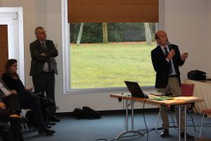 à l'assemblée générale de section de Valfrance à Senlis, Denis Simon, directeur général de Valfrance, et Christophe Grison, président.
Christophe Grison, agriculteur à Mareuil-sur-Ourcq, est entré au conseil d'administration de la coopérative en 1998. Il a été par ailleurs président du réseau national Farre et il est ambassadeur #agridemain.