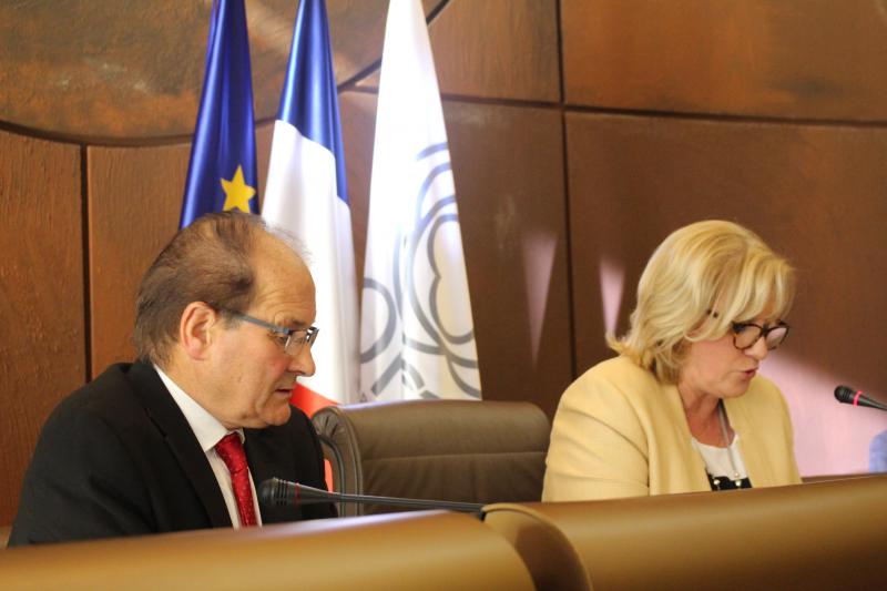 Nadège Lefebvre (à droite) devient la nouvelle présidente du Conseil départemental.