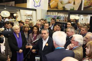 Sur le stand des Hauts-de-France, très bien situé à l&#8217;entrée du hall du pavillon 3 des 13 provinces de France au Sia, les personnalités politiques régionales et nationales, dont une représentante du gouvernement, élue de la Somme, Pascale Boistard, secrétaire d&#8217;État aux personnes âgées et à l&#8217;autonomie. Ce stand a été inauguré par le président du Conseil régional, Xavier Bertrand, et le président de la Chambre régionale d&#8217;agriculture, Christophe Buisset.