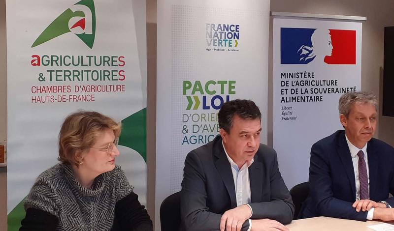 Marie-Sophie Lesne, Laurent Degenne et Björn Desmet lors du webinaire de lancement de la concertation régionale
pour l’écriture du projet de Pacte de Loi d’Orientation et d’Avenir Agricoles (PLOAA).