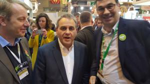 Xavier Bertrand, président du Conseil régional, a passé la journée du 1er mars au Salon de l’agriculture, en commençant par rencontrer les éleveurs de la région. Il a beaucoup dialogué avec les responsables professionnels, dont ici Luc Smessaert, vice-président de la FNSEA, et Guillaume Chartier, président de la FDSEA de l’Oise.