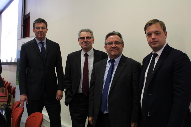 De gauche à droite : François Leroux, le prochain président du conseil de surveillance de Téreos, Thierry Lecomte, président actuel du conseil de surveillance de Téréos, Gilles Bollé, président du Cedus, et Alexis Duval, président du directoire.