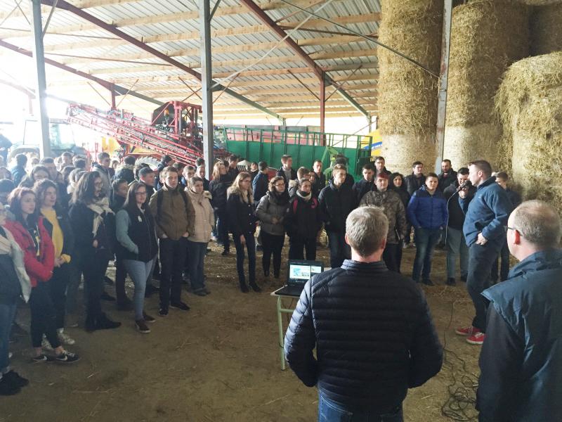 Sur la ferme, les participants au challenge Graine d'éleveur ont pu découvrir différents ateliers et métiers qui tournent autour d'un élevage.