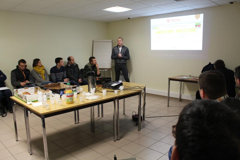 Vif intérêt des participants pour les prestations Be Api présentées par Emmanuel Letesse lors de ce premier rendez-vous matinal.
