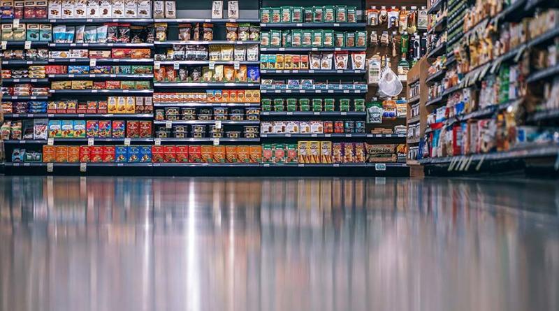 Le texte de loi présente-t-il le risque pour les PME de voir leurs produits sortir des rayons ? Ou au contraire, est-ce le moyen de mieux défendre le «juste prix» ? Les avis sont divisés.