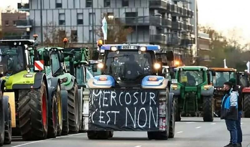 Le secteur agricole veut maintenir la pression sur les dirigeants européens. Les producteurs de plusieurs pays européens ont fait part de leur opposition à l’accord de libre-échange UE-Mercosur ainsi que leur inquiétude face à la baisse du budget de la Pac. Dans l’Oise, la fédé veut mobiliser et manifester à Bruxelles le 18 décembre prochain.