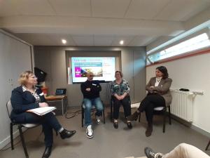 Gr&acirc;ce &agrave; l�animation d�Anne Vermeersch, Denis Ghesqui&egrave;re, Catherine Backeroot et Anne Chartier ont t&eacute;moign&eacute; de leur exp&eacute;rience.