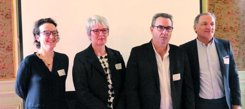 De gauche à droite : Elise Bourmeau, directrice de l’UFS, Laurence Carré, responsable des stations de semences d’Agrial,
Pascal Mombled, directeur général de Semences de France, et Denis Gentilhomme, directeur des sites Limagrain Europe
et France.