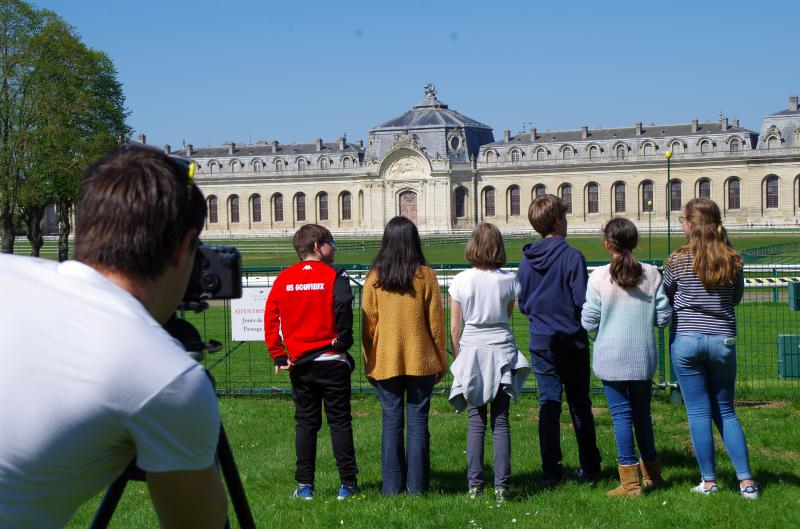 En parallèle de la formation professionnelle, lAcadémie propose nombres dateliers à destinations des amateurs. Au cur de la création artistique, les élèves participent à nombre de projets artistiques et se produisent chaque année à plusieurs reprises. Ces ateliers sadressent aux plus petits (à partir de 4 ans) comme aux plus grands. (© agence de presse)