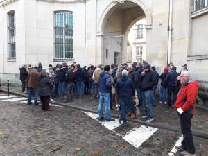 Mobilisation de soutien devant le tribunal de Compiègne.