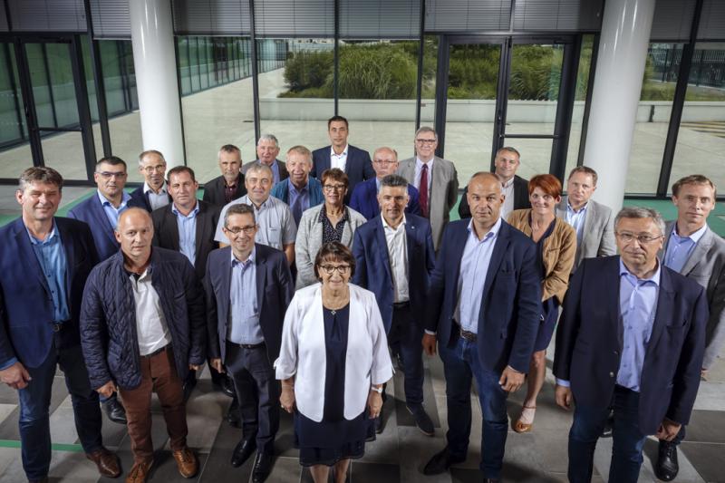 Le bureau, composé de quinze membres élus et de onze membres invités, a vu plusieurs de ses membres renouvelés.