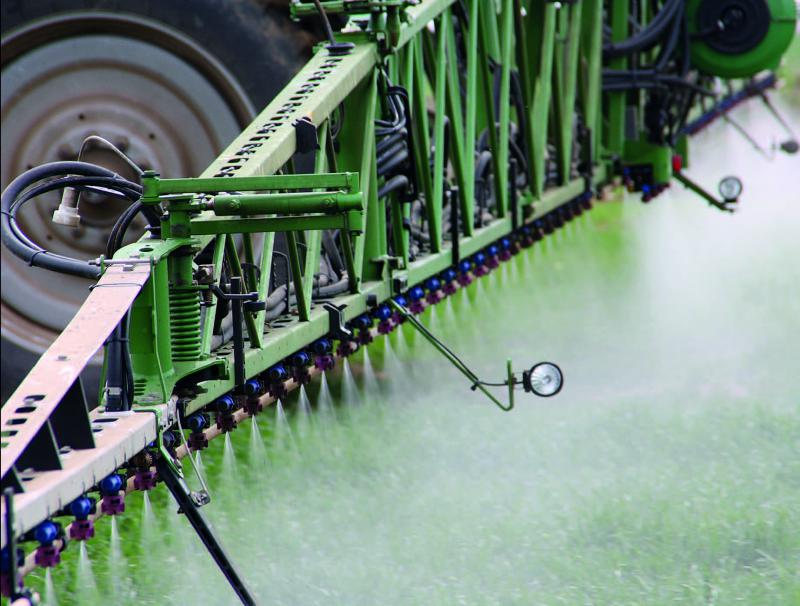 Les alternatives à l’usage de la première molécule utilisée en France, le glyphosate, sont aujourd’hui très limitées.