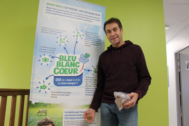 Denis Burlaud, responsable technique semences de lin à Lin 2000, a été le promoteur du développement des surfaces en lin oléagineux en France, point de départ de la filière Bleu Blanc Cœur.