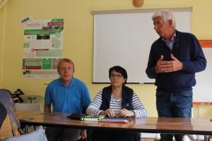 Avant la visite sur le terrain, Christiane Lambert a été accueillie à Grandvilliers par Luc Smessaert et Thierry Bourbier.