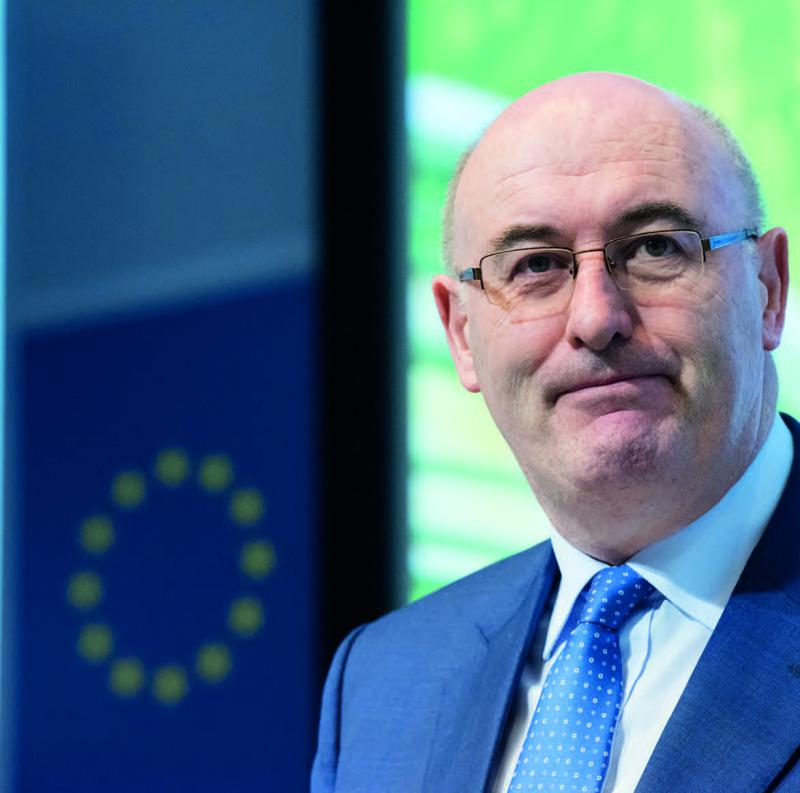 Phil Hogan : «La réduction globale de l’enveloppe de la Pac est de l’ordre de 5 %, ce qui est un résultat très équitable pour les agriculteurs.»