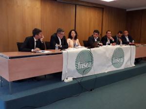 De gauche à droite : Luc Maurer, Draaf Hauts-de-France, Claude Soudé, Fop, Stéphanie Doligez, directrice FRSEA, Laurent Degenne, président FRSEA, Jérôme Volle, FNSEA, Ertgren Shehu, Région Hauts-de-France, Philippe Hincelin, Agrosphères.