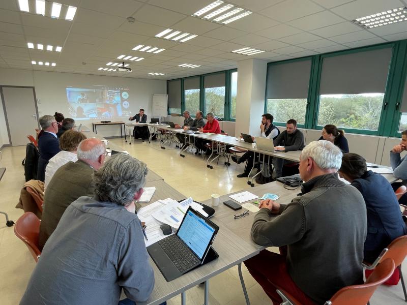 Les membres du Caf Hauts-de-France réunis le 5 avril sur les conséquences du conflit ukrainien pour les agriculteurs de la région.