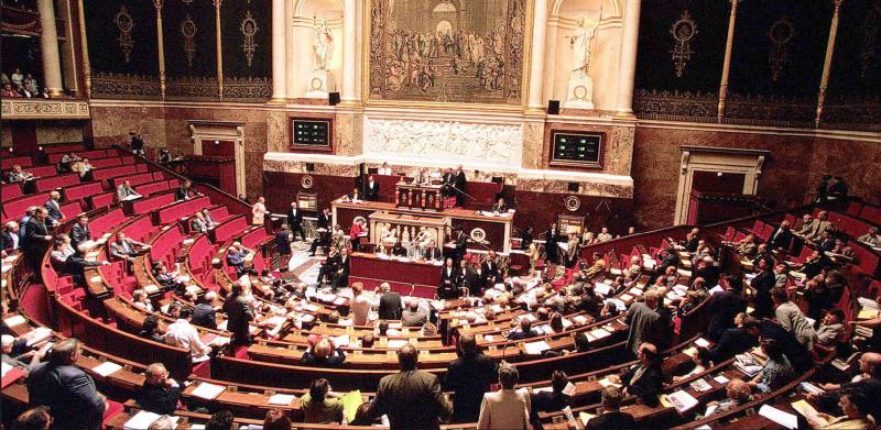 Après son examen en deuxième lecture au Sénat à partir du 25 septembre, le projet de loi reviendra en dernière lecture
à l'Assemblée nationale, le 2 octobre prochain.