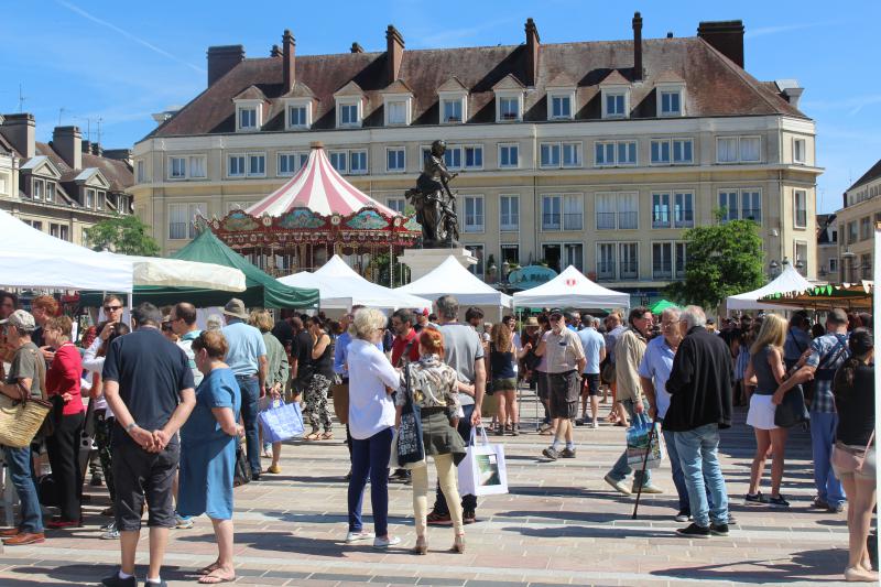 Deux nouveaux exposants sont déjà prévus pour le prochain marché bio de Beauvais. (© Dorian Alinaghi)