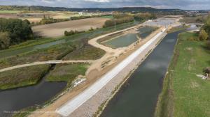 Am&eacute;nagements du canal Seine-Nord Europe. Ici le d&eacute;versoir de Montmacq.