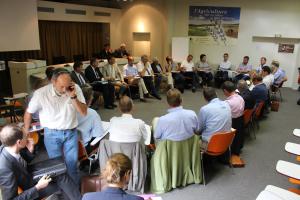 Réunion de l’ensemble des présidents et directeurs d’OPA de l’Oise, à laquelle ont participé Didier Martin, préfet, et Jean Guinard, directeur départemental des territoires, et les responsables du service économie agricole, lundi 29 août à Beauvais.