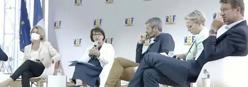 L’un des moments forts de cette table ronde reste l’échange tendu entre la présidente de la FNSEA Christiane Lambert et l’eurodéputé vert Yannick Jadot sur l’interdiction des néonicotinoïdes. Sur le net, la vidéo de l’échange est en train de devenir virale.