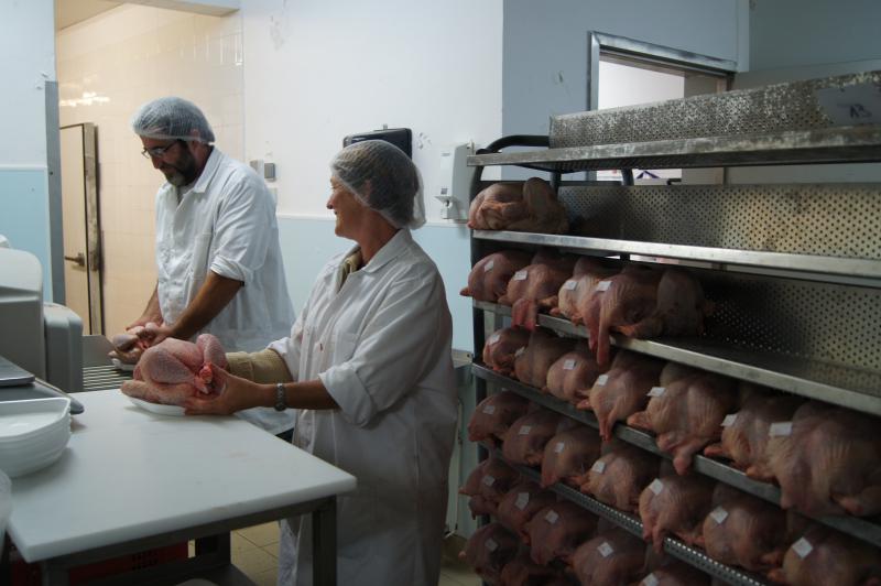 Les éleveurs de volailles sauvent leur abattoir